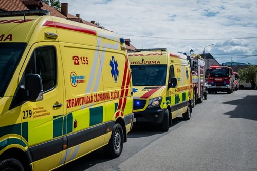Sedm mužů se otrávilo oxidem uhelnatým. Dva bojovali o život