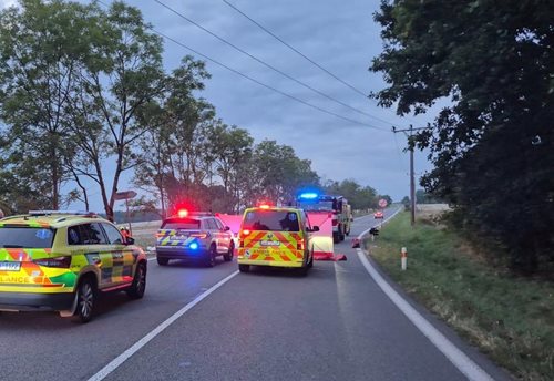 Tragédie na Královédvorsku: Čtyři mrtví po čelní srážce, řidič pod vlivem drog