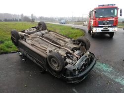 Dopravní nehoda osobního auta u Roudnice nad Labem