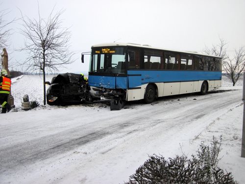 K většímu množství nehod vyjížděli také hasiči ve Zlínském kraji.