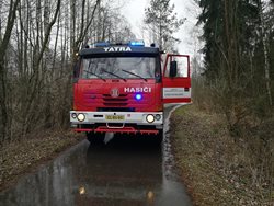 Strážští hasiči koncem března  „glancovali“ cyklostezky 