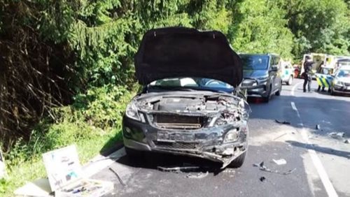 Vážná nehoda u Jindřichovic. Hasiči vyprošťovali zraněnou osobu