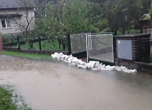 Aktuálně: Vydatné srážky na Jesenicku - zvýšené hladiny toků, činnost hasičů 