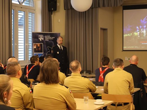 Čeští a polští hasiči sdíleli zkušenosti: Postupy zásahů při vichřicích a bouřkách