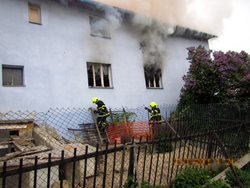Požár v Horní Lhotě zaměstnal čtyři jednotky hasičů. 