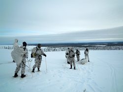 VIDEO-FOTOGALERIE Pražský hasič, Jiří Kubeš, absolvoval náročné cvičení v arktických podmínkách ve Finsku