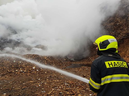 Hasební práce v Nové Cerekvi nadále pokračují, lze jen  velmi těžko odhadnout, jak dlouho zásah ještě potrvá