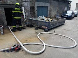 Při požáru administrativní budovy v Brně se zranilo šest lidí