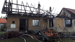 Noční požár domu v Pavlovicích způsobil škodu za jeden a půl milionu