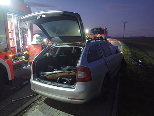 Hasiči zasahovali u tragické nehody na silnici v Dobré