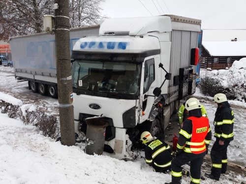 Během středy zasahovali hasiči téměř u 50 událostí