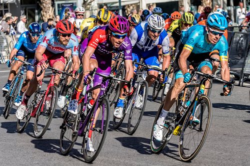 Řidiče čekají uzavírky kvůli cyklistickému závodu Tour de Feminin 2026