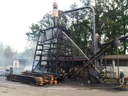 Téměř miliónová škoda po požáru na pile