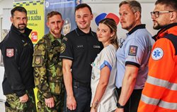 Hrdinové darovali život: Transfuzka plná uniforem