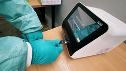 Pražští profesionální hasiči provádí vlastní testování antigenními testy už od podzimu 2020