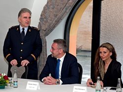 Ministr vnitra se sešel s vedením Hasičského záchranného sboru ČR