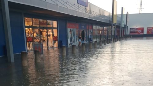 Bouřky zaměstnaly hasiče napříč Jihočeským krajem. Nejvíce práce měli na Písecku