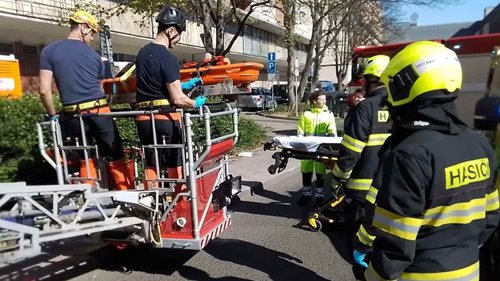 Pád z výšky si vyžádal náročnou záchranu