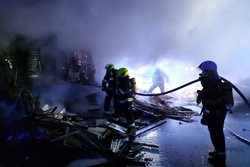 Po požáru kamionu byla dálnice neprůjezdná