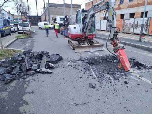 Únik plynu ochromil dopravu, zasahovaly čtyři jednotky hasičů