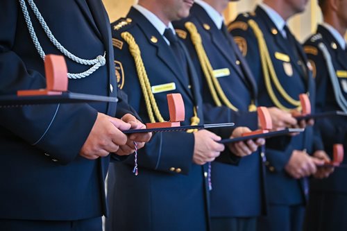 Premiér Fiala ocenil hasiče a další, kteří zasahovali v Českém Švýcarsku