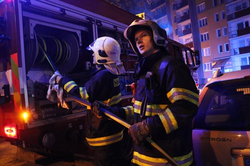 VIDEO Ranní požár bytu se zraněním v Olomouci.