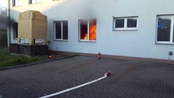 Hořící olej v kalící nádobě způsobil statisícové škody 