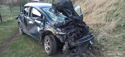 Dopravní nehoda osobního auta a vlaku u Vroutku
