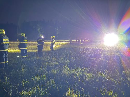 Záchrana na poslední chvíli: Hasiči našli pohřešovanou ženu po hodinách pátrání