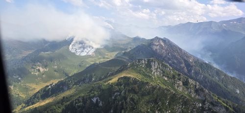 České vrtulníky zasahují u dalšího rozsáhlého požáru ve Francii