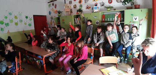 Děti v prachatické základní škole věděly o hasičích hodně...