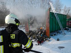 Ve Veselí nad Lužnicí hořel velkoobjemový kontejner