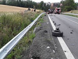 Střetla se dvě osobní vozidla