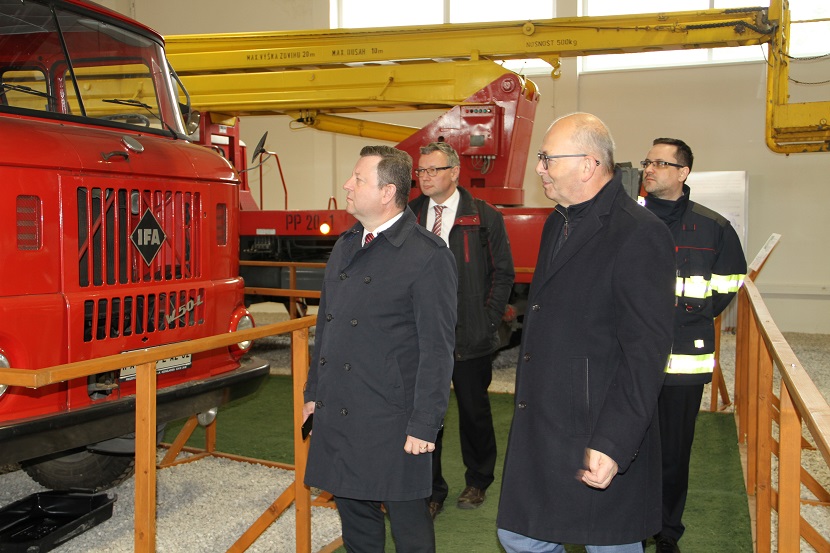 ViewImage-(3).jpg ViewImage-(3).jpg