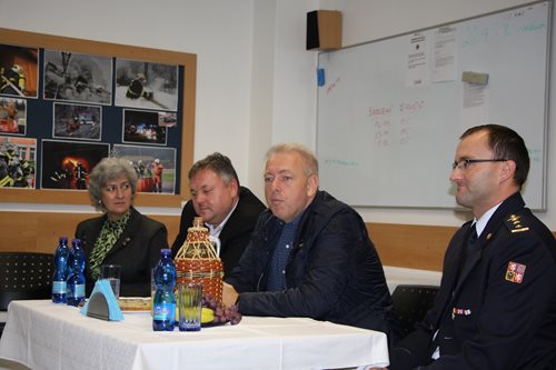 Ministr vnitra navštívil hasiče ve Zlíně.