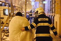 Při požáru v bytovém komplexu v Olomouci, hasiči zachránili čtrnáct osob.VIDEO/FOTOGALERIE