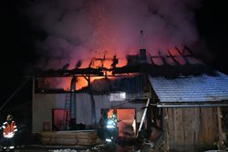 Požár truhlářské dílny na Mladoboleslavsku likvidovaly jednotky z druhého poplachového stupně