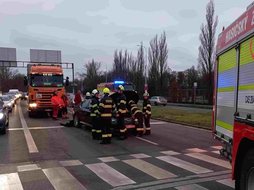Střet osobního a nákladního auta: Zásah hasičů a vyšetřování policie