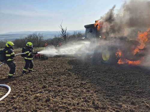 Hasiči zasahovali u čtyř požárů během jediného odpoledne
