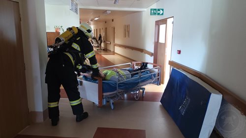 Opět hasiči trénovali pro případ většího požáru