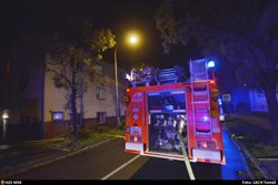 Večerní požár v domově pro seniory v Ostravě - Kunčičkách se záchranou osob