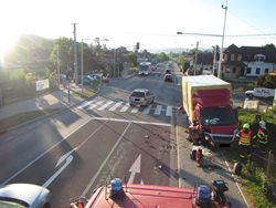 Ranní srážka dodávky s osobním vozem zablokovala křižovatku a značně zkomplikovala provoz na hlavním tahu do Zlína.