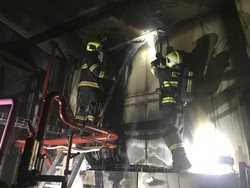 Při požáru skladu ovoce na Kolínsku vznikla škoda za deset milionů