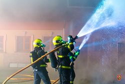 Požár stodoly v Horním Těrlicku způsobil škodu za 1,5 milionu korun