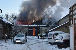 K požáru stodoly na Kladensku vyjelo devět jednotek