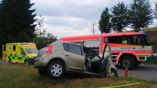 Jihočeští hasiči měli náročný pátek. Vedle požáru na Šumavě zasahovali u devíti nehod