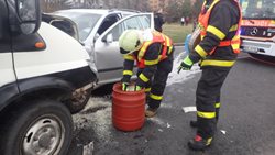 Ostravští hasiči ošetřovali zraněné osoby u nehody v Pustkovci
