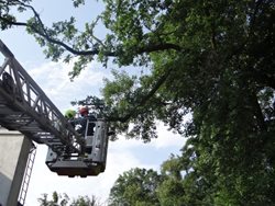 Počet výjezdů moravskoslezských hasičů kvůli bouřce už kolem 150