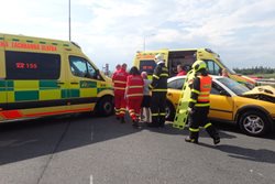 Hasiči vyprošťovali řidičky u nehod v Ostravě a Opavě, dětem dali Hasíky