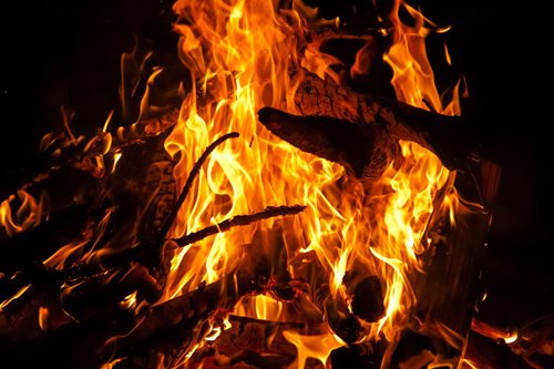 Nezvládnutý oheň může změnit tradici v nebezpečí